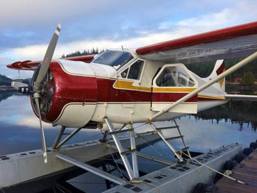 float plane at the dock